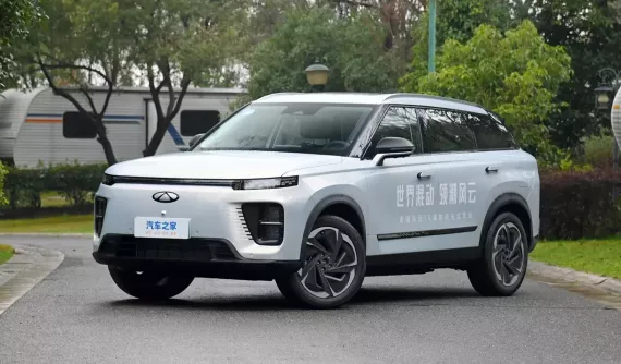 Chery ra mắt mẫu SUV Fengyun T6, giá ngang Hyundai Accent bản mới đang bán tại Việt Nam