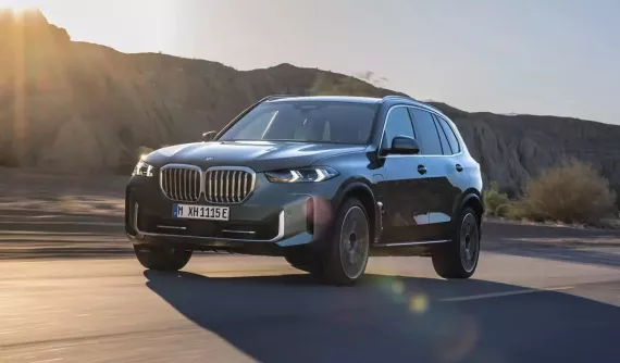 SUV hạng sang BMW X5 được ưu đãi đến 175 triệu đồng, phả hơi nóng lên Lexus RX