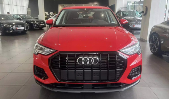 SUV hạng sang Audi Q3 2024 có mặt tại đại lý Việt Nam, giá từ 1,8 tỷ đồng