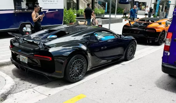 Cường "Đô-la" tiết lộ dàn siêu xe cực khủng đang được vận chuyển từ khắp nơi trên thế giới về Việt Nam tham dự Gumball 3000 2024