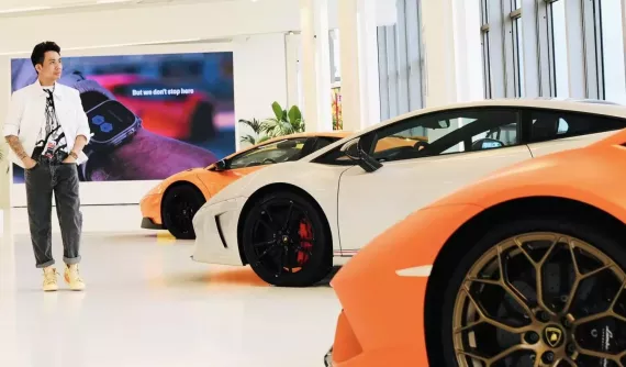 Minh "Nhựa" thăm viện bảo tàng của hãng xe Lamborghini, tin đồn tậu xe Revuelto hơn 50 tỷ đồng có lẽ là thật