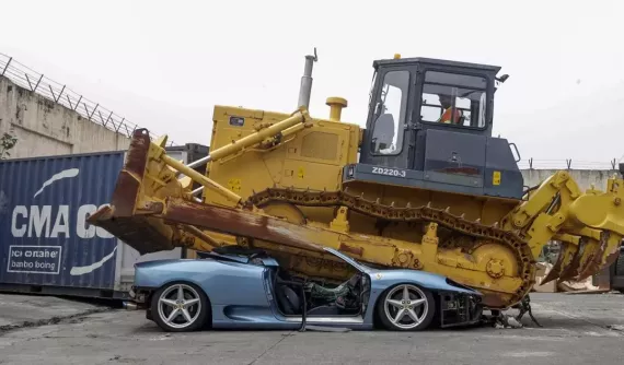 Ferrari tiêu hủy hơn 400.000 sản phẩm "nhái" trong 1 năm, có cả 3 chiếc xe