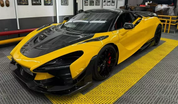 Đại gia Nghệ An chi tiền tỷ độ lại cho siêu xe mui trần McLaren 720S Spider theo phong cách xe đua