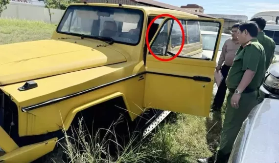 "Mercedes-Benz G63 AMG" mới bị tiêu hủy ở Quảng Bình: Kính quay tay, cần số lạ lẫm, khác xa xe "xịn"