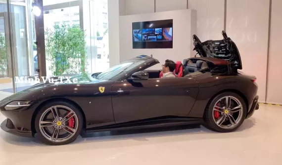 Siêu xe mui trần Ferrari Roma Spider chính thức ra mắt tại Việt Nam, giá từ 20 tỷ đồng