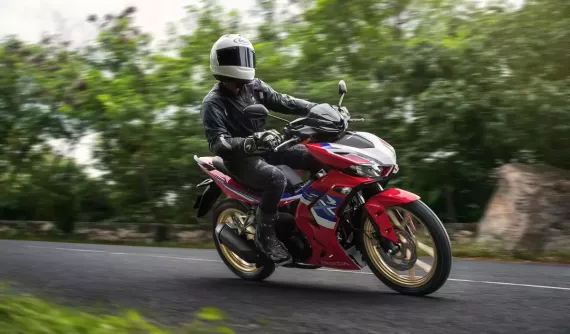 Từ ngày 1/1/2025, người điều khiển xe trên 125cc phải có bằng lái như mô tô phân khối lớn