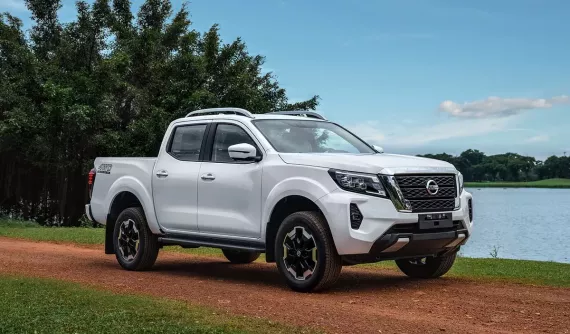 Nissan Navara phiên bản mới ra mắt Việt Nam với giá rẻ hơn trước