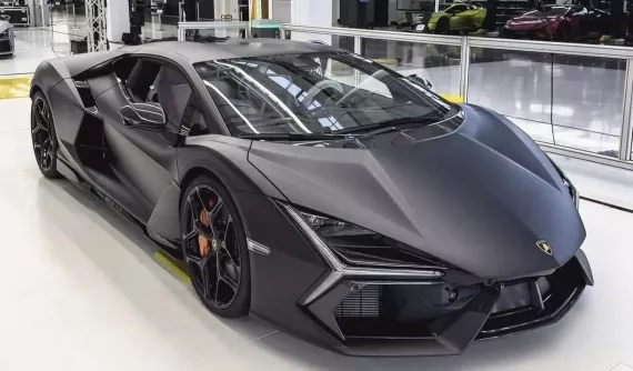 Đại gia Jacky bật mí tậu Revuelto, chiếc siêu xe "ăn xăng" ít nhất của hãng Lamborghini, giá từ 44 tỷ đồng