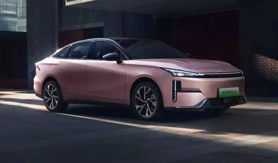 Geely Galaxy L6 có thêm phiên bản sang chảnh, màu sơn cuốn hút dành phái đẹp, giá chỉ 423 triệu đồng