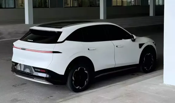 Tóm gọn Geely Zeekr 7X "bằng xương bằng thịt", ngày ra mắt không còn xa