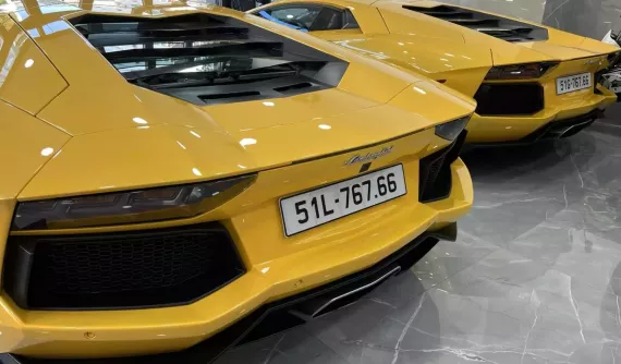 Cặp đôi Lamborghini Aventador mang biển "sanh đôi" tại Tp.HCM, không để ý dễ nghĩ trùng biển