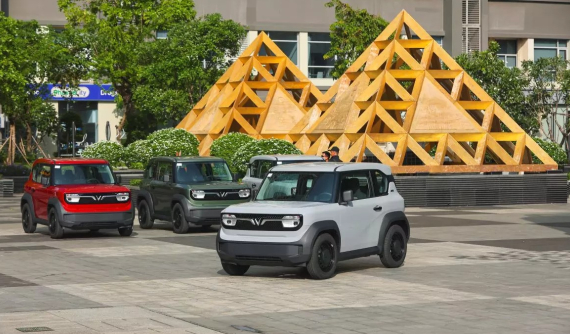 99 xe VinFast VF 3 đầu tiên đến tay khách hàng