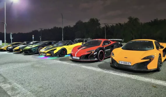 Tạm chia tay thú vui xe đạp nửa tỷ đồng, nhóm chơi xe ở Tp.HCM khoe dàn siêu xe 7 chiếc toàn độ khủng