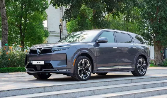 VinFast VF9 có thêm chương trình ưu đãi trị giá gần 120 triệu đồng