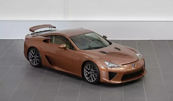 Cận cảnh "thỏi sô cô la" Lexus LFA chỉ có đúng 3 chiếc trên toàn thế giới, hàng sưu tầm không thể bỏ qua