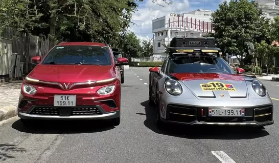 Không hẹn mà gặp, VinFast VF e34 mang biển sinh đôi với Porsche 911 Dakar