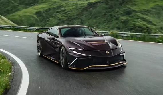 Siêu xe Naran có công suất 1.048 mã lực và giá 2,2 triệu đô la trình diện sau 4 năm thai nghén