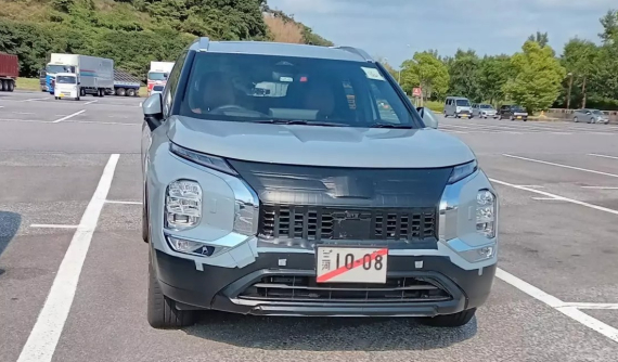Mitsubishi Outlander 2025 xuất hiện trần trụi trên đường phố trước khi ra mắt vào cuối năm nay