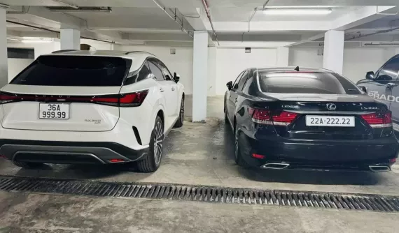 Cặp Lexus thú vị của 1 đại gia bí ẩn, riêng 2 biển số ngũ quý đã gần 11 tỷ đồng