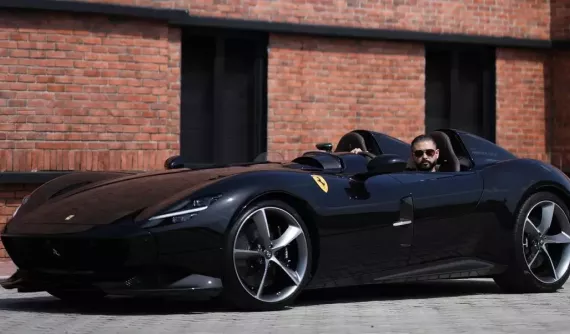 Lại thêm 1 Hoàng tử Malaysia gây sốt khi tậu siêu phẩm Ferrari Monza SP2, lần này là TMJ