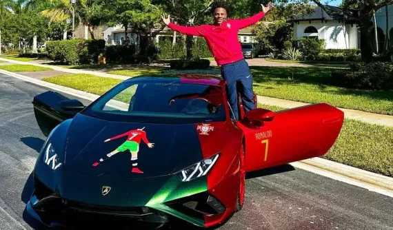 IShowSpeed - fan cuồng của Cristiano Ronaldo - sẽ tham dự Gumball 3000 ở Việt Nam trên Lamborghini Huracan