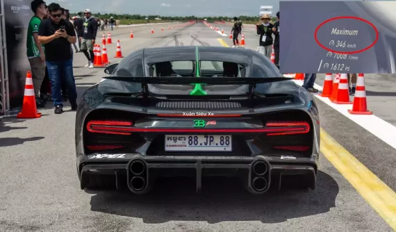 Giữa cái nắng 35 độ c của 12 giờ trưa, đại gia Campuchia lái Bugatti Chiron gần 350 km/h