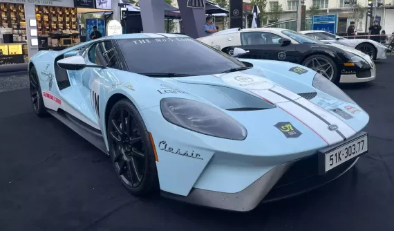 Vẻ đẹp của Ford GT có giá hơn 60 tỷ đồng: Bộ mâm thửa carbon đắt đỏ, độ ống xả Akrapovic