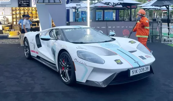 Cận cảnh "nàng thơ" Ford GT '67 Heritage Edition độc nhất Việt Nam, 39 xe trên thế giới nhưng...