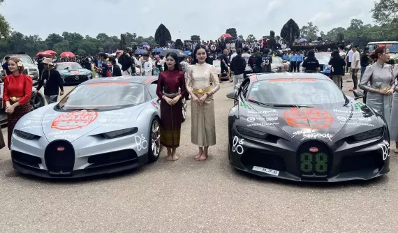 Cặp đôi Bugatti Chiron về lại Campuchia bằng đường bộ, có ngày chạy đến 1.200 km, lái xe hơn 18 tiếng
