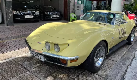 "Qua" Vũ âm thầm tậu hàng độc Chevrolet Corvette C3 Stingray, "mắt lé" đầy thú vị