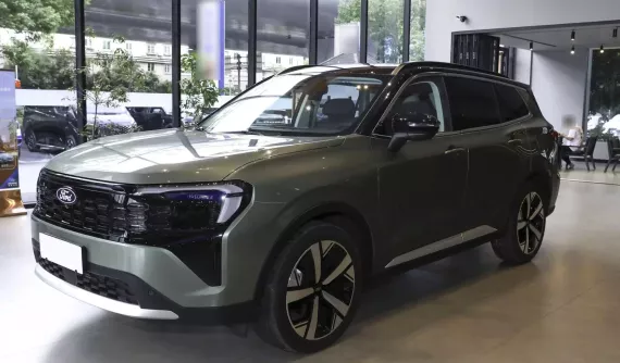 Ford Territory 2025 ra mắt, thêm phiên bản chạy được 95 km mà không tốn xăng, chờ ngày về Việt Nam