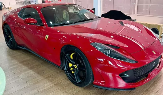 Cận cảnh Ferrari 812 GTS của người đàn ông sở hữu nhiều xe nhất Asean: 1 chiếc Ferrari V12 mui trần duy nhất Việt Nam