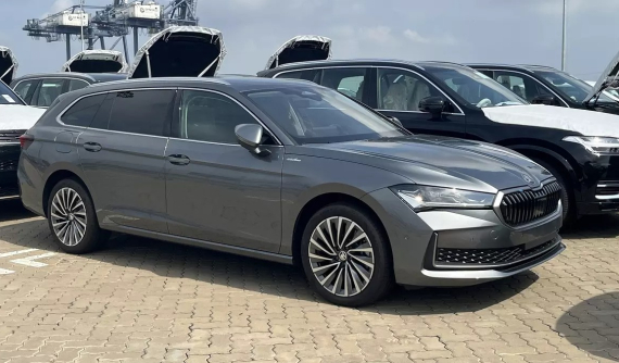 Skoda Superb lần đầu tiên đặt chân đến Việt Nam, ra mắt trong tháng 10 này