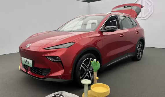 MG ES5 chính thức ra mắt tại hàng xóm của Việt Nam, giá chỉ 328 triệu đồng