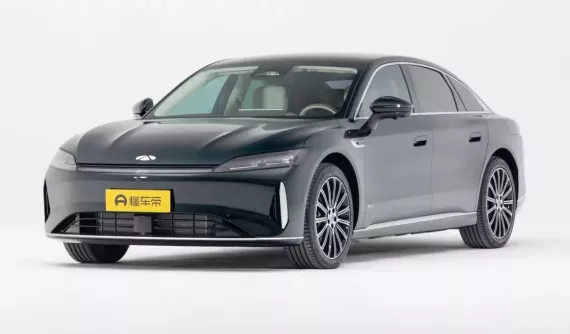 Chiếc xe thứ 15 triệu của Chery rời nhà máy, 1 mẫu xe Fulwin A9 với màu sơn tuyệt đẹp