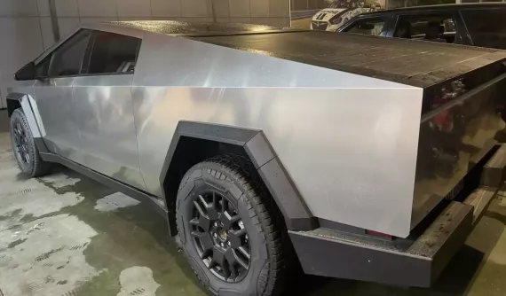 Chi tiết Tesla Cybertruck 2024 mới xuất hiện tại Việt Nam: Xe bán tải với thiết kế như phim viễn tưởng