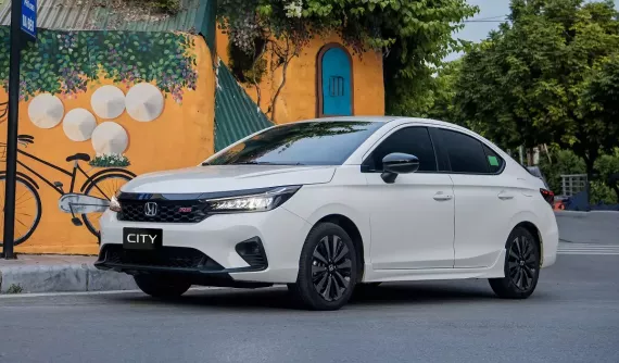 Doanh số sedan hạng B tháng 9/2024: Honda City bán chạy như tôm tươi nhờ giảm giá niêm yết