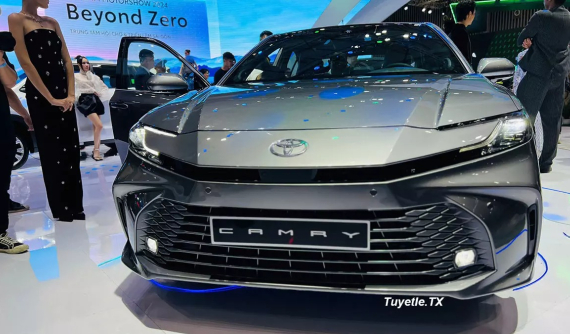 Toyota Camry 2025 chính thức ra mắt Việt Nam với 2 phiên bản hybrid, giá từ 1,22 tỷ đồng