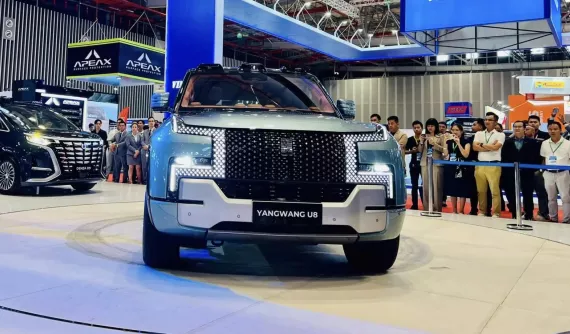 Gian hàng BYD tại VMS 2024 gây choáng ngợp với dàn xe hùng hậu: YangWang U8 với 1.180 mã lực là điểm nhấn