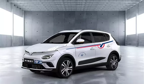 VinFast thành lập công ty đào tạo và sát hạch lái xe điện VinDT