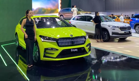 Cận cảnh Skoda Enyaq iV mới ra mắt tại Việt Nam: Giá từ 1,8 tỷ đồng, cạnh tranh với VinFast VF7