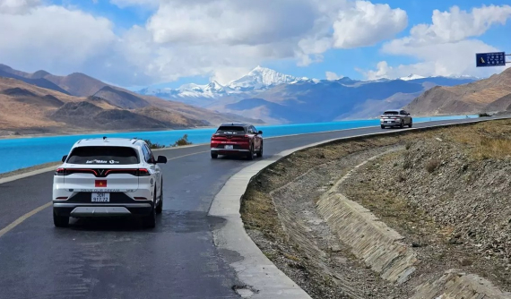 Chùm ảnh VinFast VF 8 lăn bánh qua những vùng đất tuyệt đẹp trên đường tới Tây Tạng