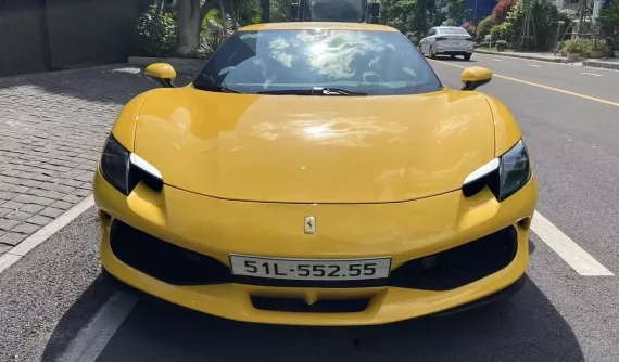 Siêu xe Ferrari 296 GTB mang biển số đấu giá chỉ 40 triệu đồng