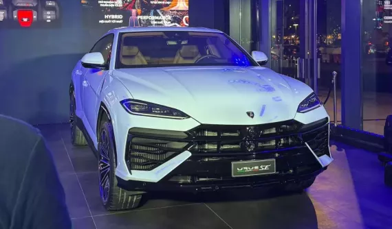 Siêu SUV Lamborghini Urus SE mà Minh "Nhựa" từng để mắt đến ra mắt tại Việt Nam