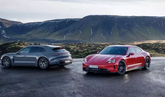 Porsche ra mắt Taycan GTS 2025 công suất 690 mã lực cùng với Taycan 4 giá cả phải chăng hơn