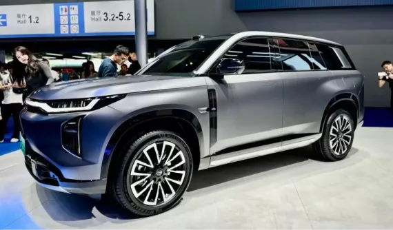 Soi kỹ GAC Trumpchi S7 mới ra mắt tại Trung Quốc: SUV có dải đèn dài 2,6 m đẹp mắt