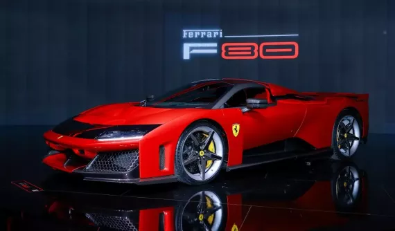 "Bom tấn" Ferrari F80 lần đầu tiên ra mắt tại châu Á, khách Việt muốn xem chỉ tốn chưa đến 2 triệu đồng cho vé máy bay