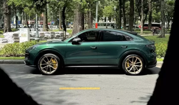 Porsche Cayenne Turbo GT lướt đầu tiên xuất hiện tại Việt Nam, giá gần 13 tỷ đồng