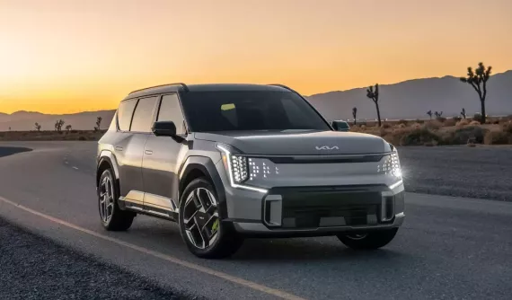 Kia EV9 2025 thêm phiên bản GT mạnh hơn, phả hơi nóng lên VinFast VF9