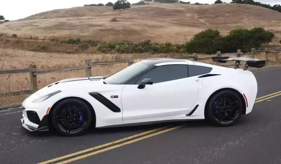 Cận cảnh Chevrolet Corvette C7 ZR1 có công suất khủng 1.000 mã lực của hãng độ Hennessey